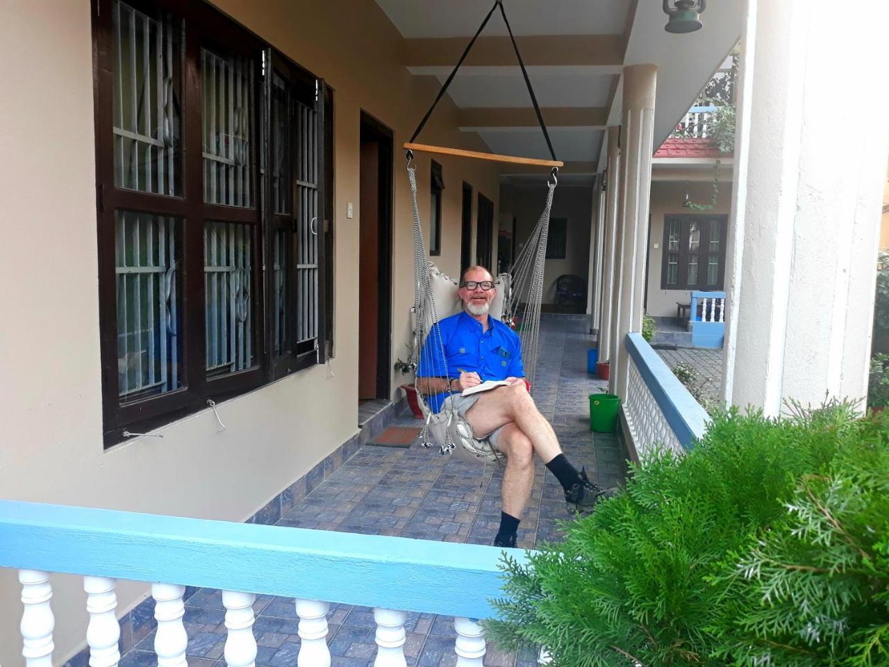 Peacock - A Family-Run Hotel Sauraha Exterior photo
